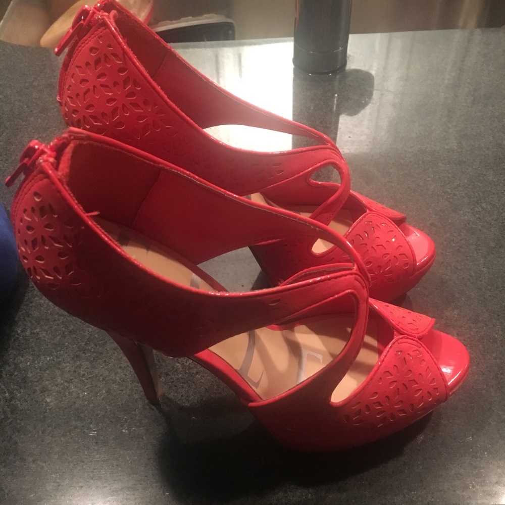 Elle Heels